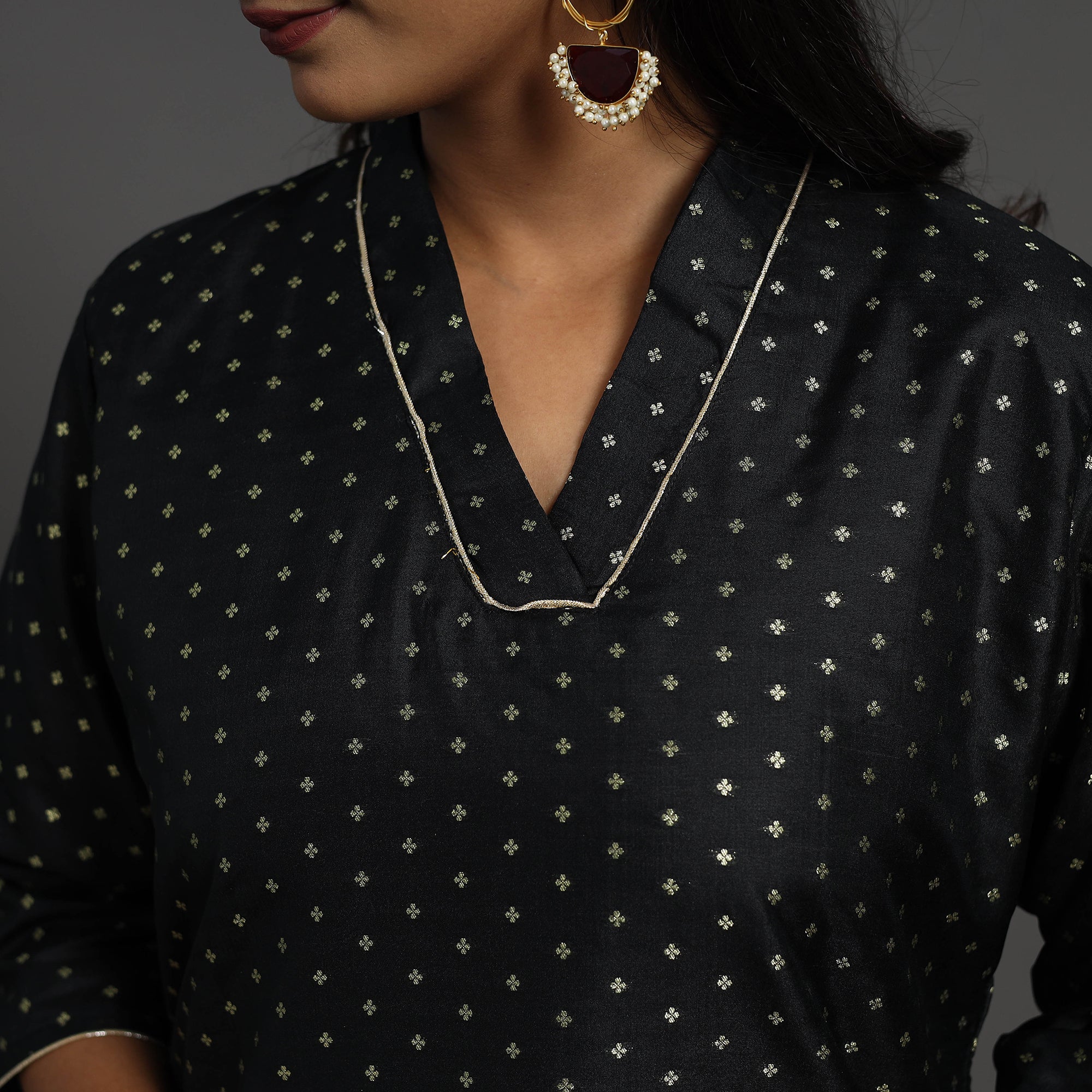 Black - Traditional Cutwork Zari Buti Banarasi Silk Kurta 01 - Image 4