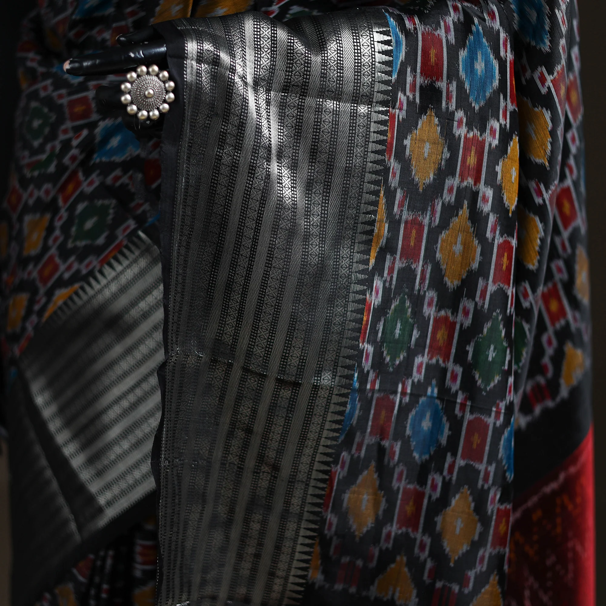 Black - Traditional Pochampally Ikat Handwoven Pure Silk Pattu Saree with Rudraksha Border 10 - Image 3
