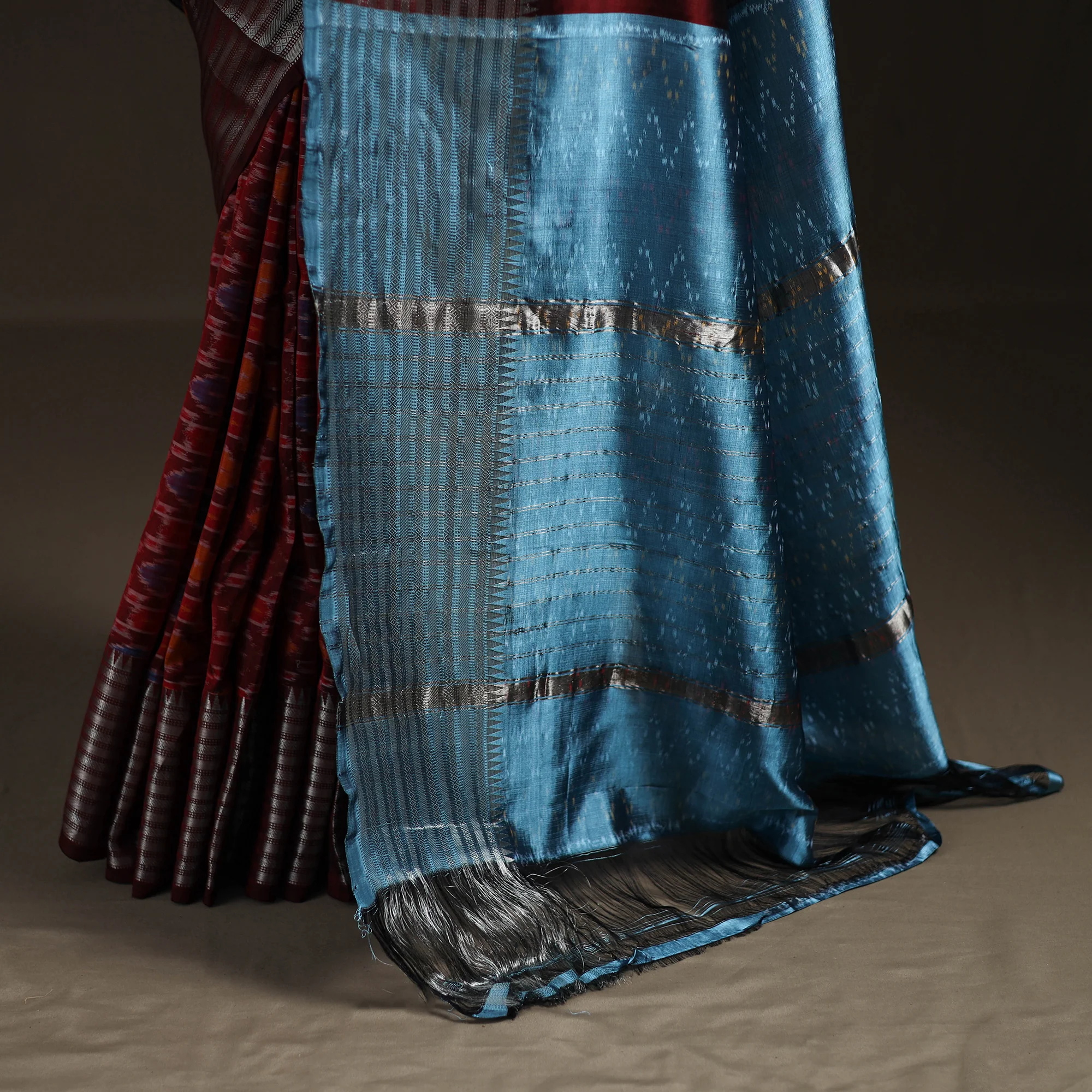 Red - Traditional Pochampally Ikat Handwoven Pure Silk Pattu Saree with Rudraksha Border 14 - Image 4