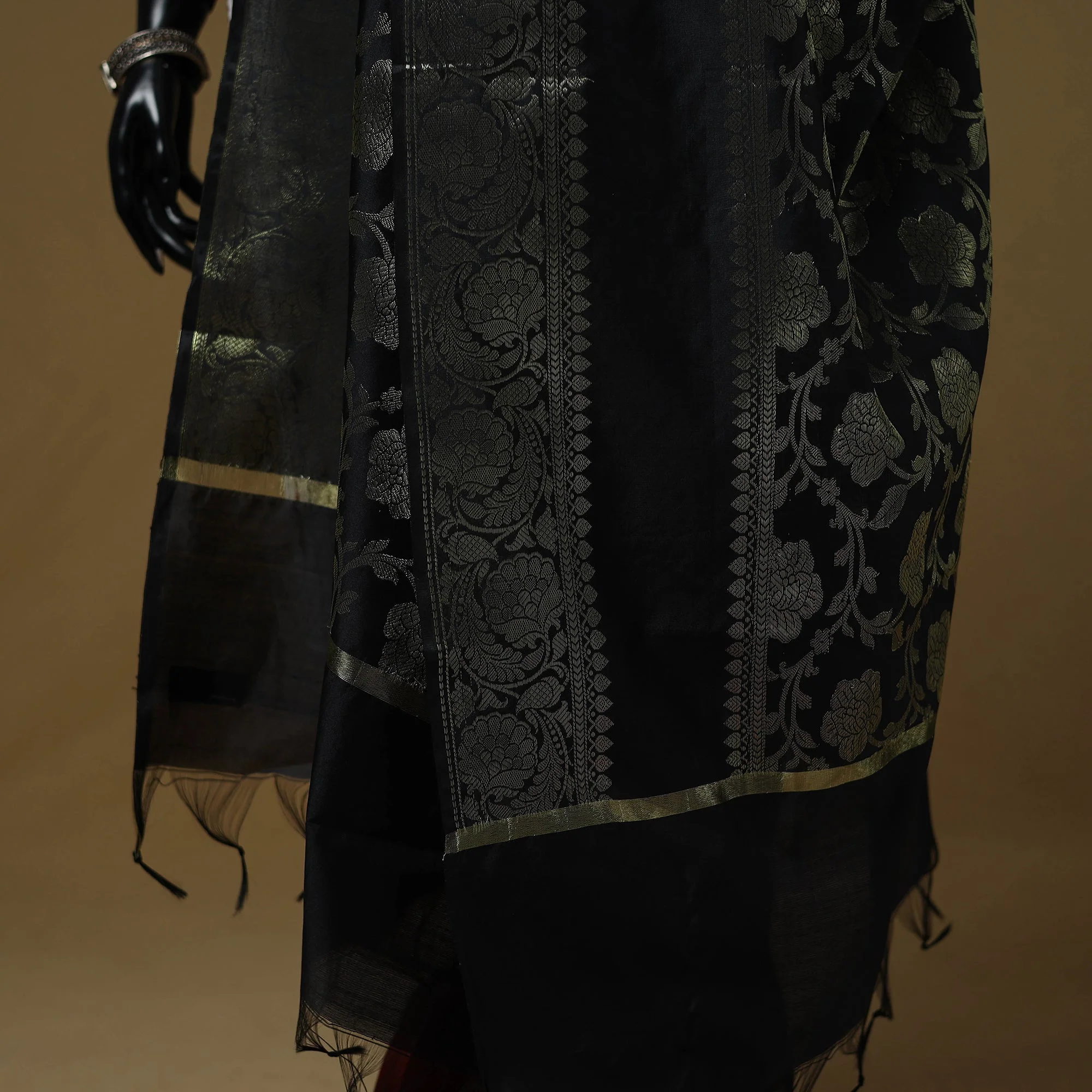 Zari Work Silk Banarasi Dupatta 08 - Image 4